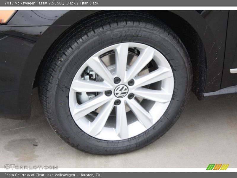 Black / Titan Black 2013 Volkswagen Passat 2.5L SEL