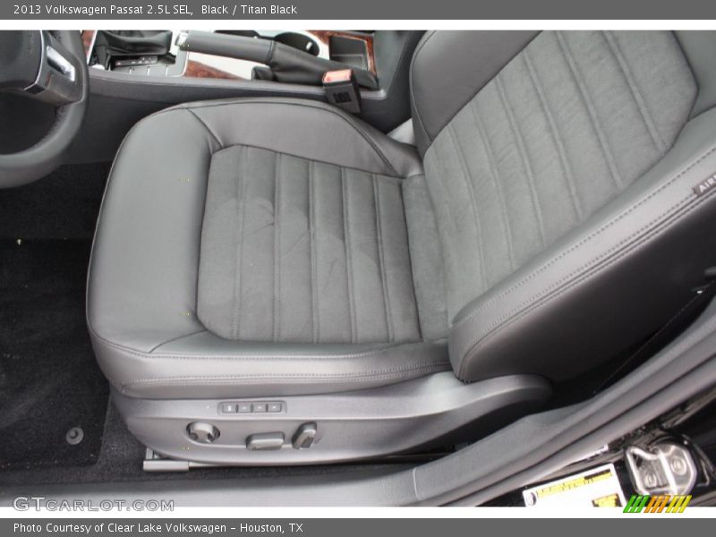 Black / Titan Black 2013 Volkswagen Passat 2.5L SEL