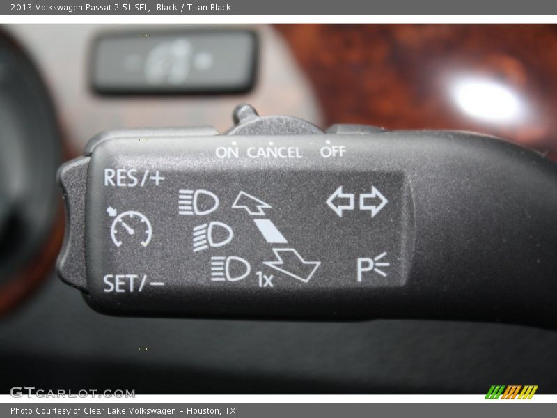Black / Titan Black 2013 Volkswagen Passat 2.5L SEL