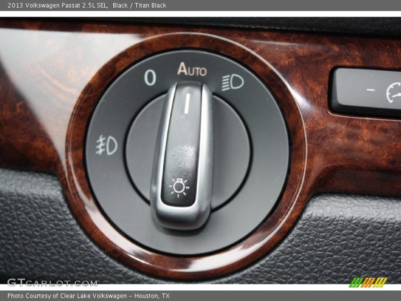 Black / Titan Black 2013 Volkswagen Passat 2.5L SEL