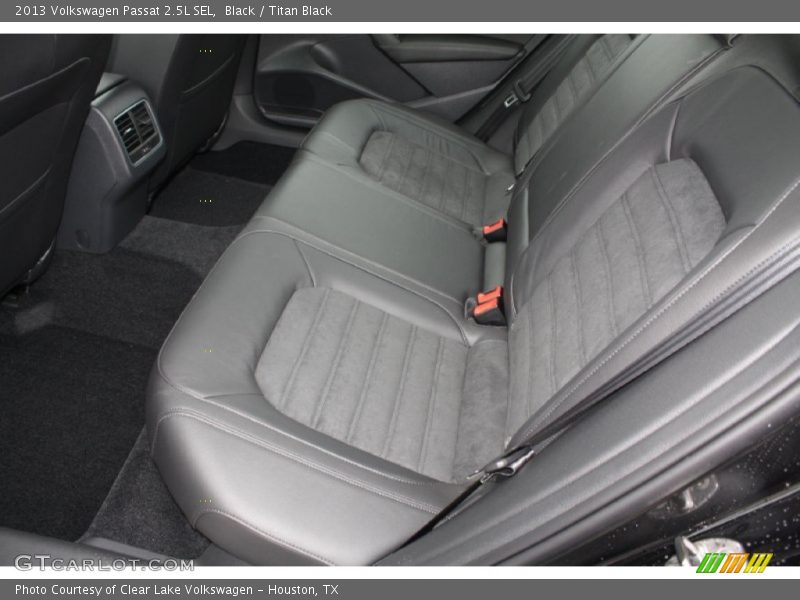Black / Titan Black 2013 Volkswagen Passat 2.5L SEL