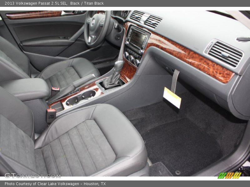 Black / Titan Black 2013 Volkswagen Passat 2.5L SEL