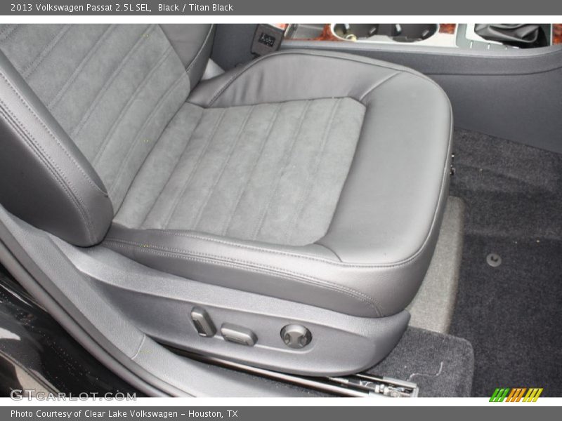 Black / Titan Black 2013 Volkswagen Passat 2.5L SEL
