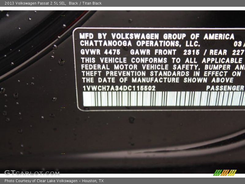 Black / Titan Black 2013 Volkswagen Passat 2.5L SEL