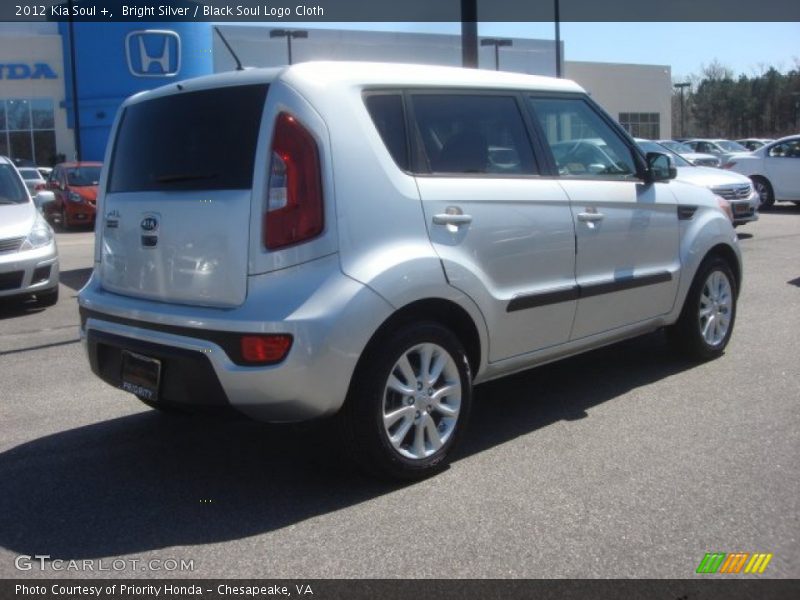Bright Silver / Black Soul Logo Cloth 2012 Kia Soul +