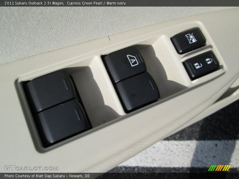 Cypress Green Pearl / Warm Ivory 2011 Subaru Outback 2.5i Wagon