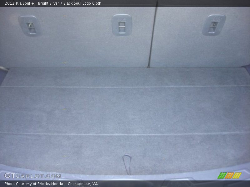 Bright Silver / Black Soul Logo Cloth 2012 Kia Soul +