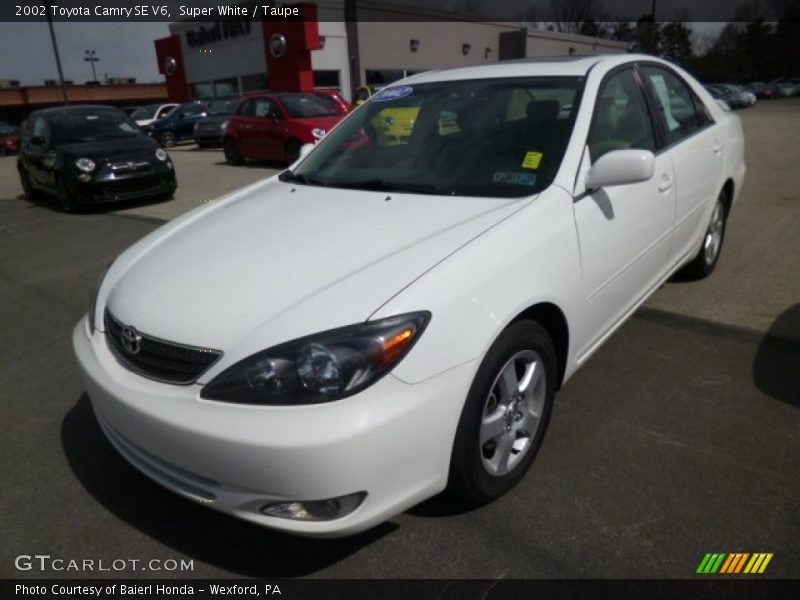 Super White / Taupe 2002 Toyota Camry SE V6