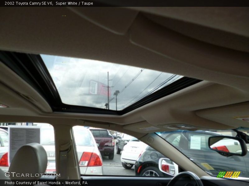 Super White / Taupe 2002 Toyota Camry SE V6