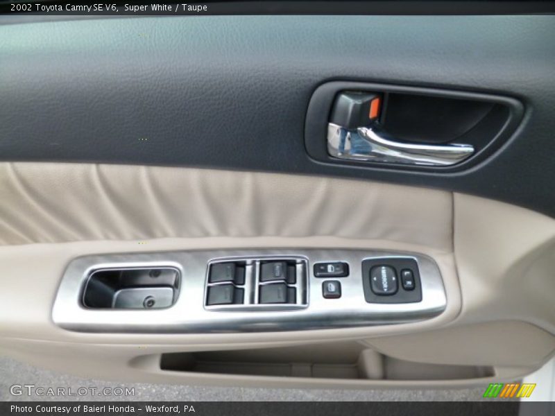 Super White / Taupe 2002 Toyota Camry SE V6
