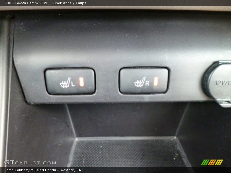 Super White / Taupe 2002 Toyota Camry SE V6