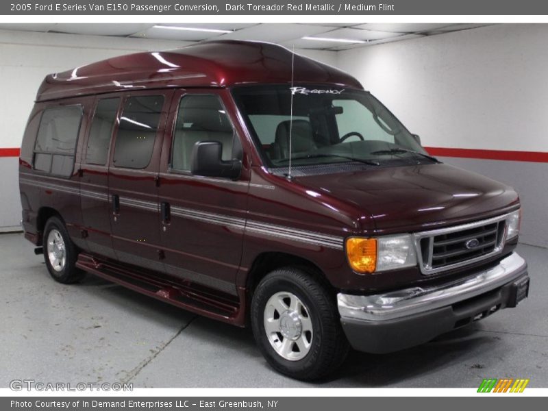 Dark Toreador Red Metallic / Medium Flint 2005 Ford E Series Van E150 Passenger Conversion
