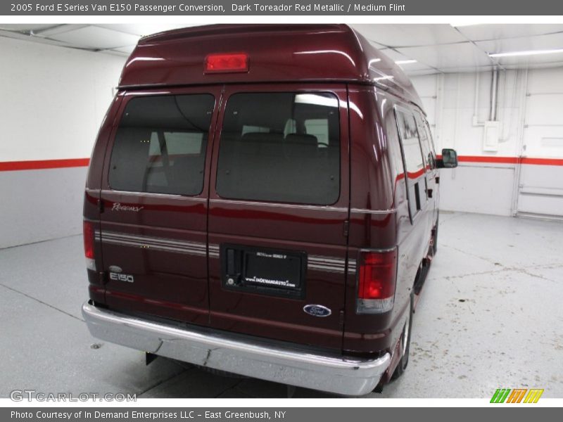 Dark Toreador Red Metallic / Medium Flint 2005 Ford E Series Van E150 Passenger Conversion