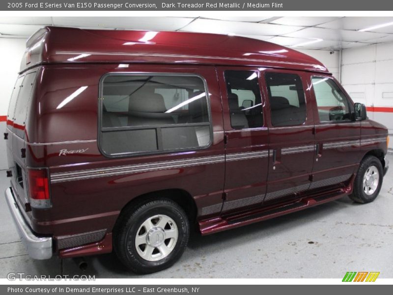 Dark Toreador Red Metallic / Medium Flint 2005 Ford E Series Van E150 Passenger Conversion