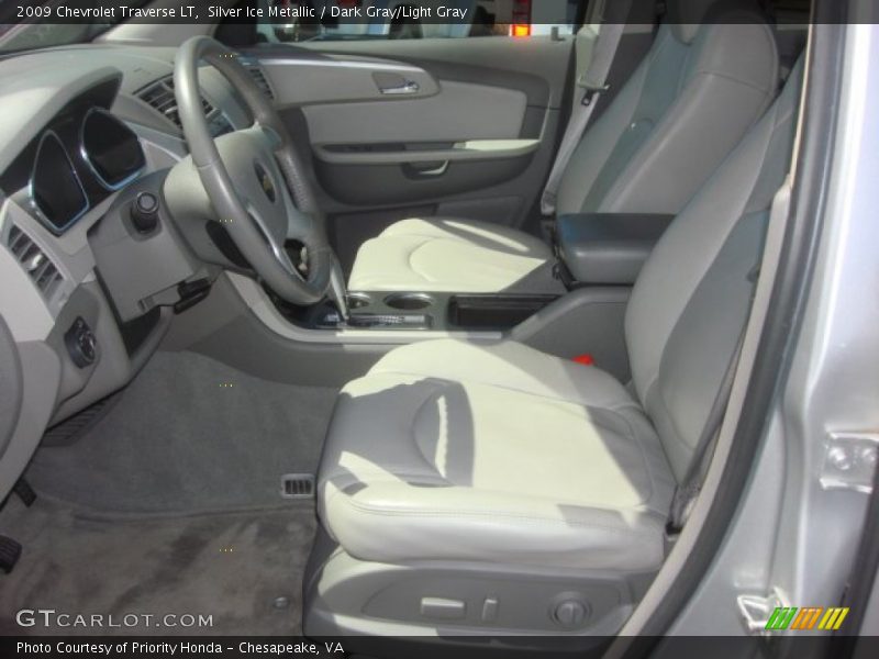 Silver Ice Metallic / Dark Gray/Light Gray 2009 Chevrolet Traverse LT