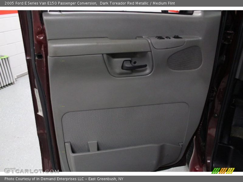 Dark Toreador Red Metallic / Medium Flint 2005 Ford E Series Van E150 Passenger Conversion