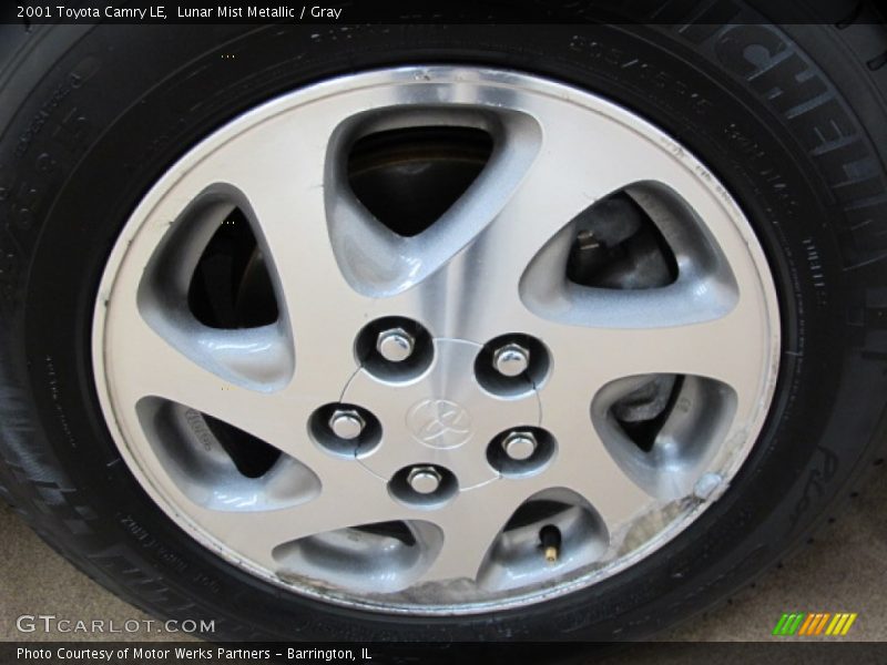 Lunar Mist Metallic / Gray 2001 Toyota Camry LE