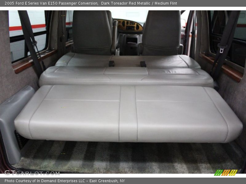 Dark Toreador Red Metallic / Medium Flint 2005 Ford E Series Van E150 Passenger Conversion