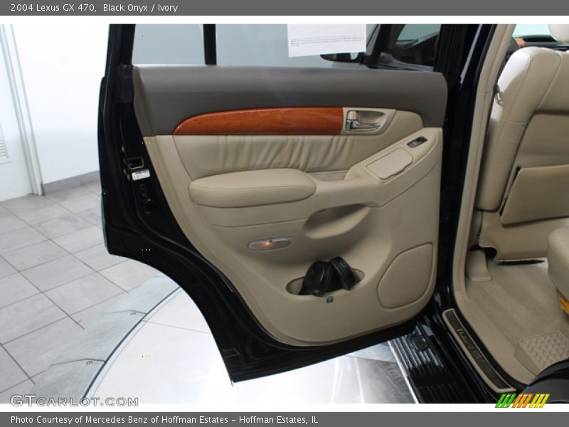 Black Onyx / Ivory 2004 Lexus GX 470