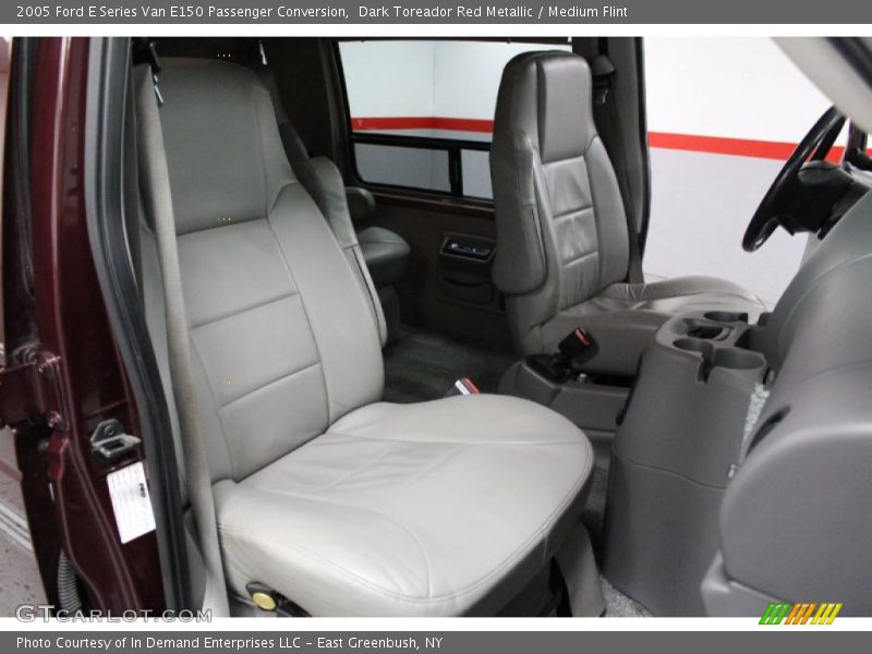 Dark Toreador Red Metallic / Medium Flint 2005 Ford E Series Van E150 Passenger Conversion