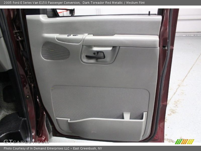 Dark Toreador Red Metallic / Medium Flint 2005 Ford E Series Van E150 Passenger Conversion