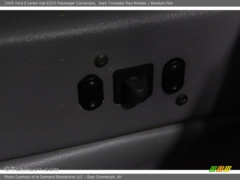 Dark Toreador Red Metallic / Medium Flint 2005 Ford E Series Van E150 Passenger Conversion