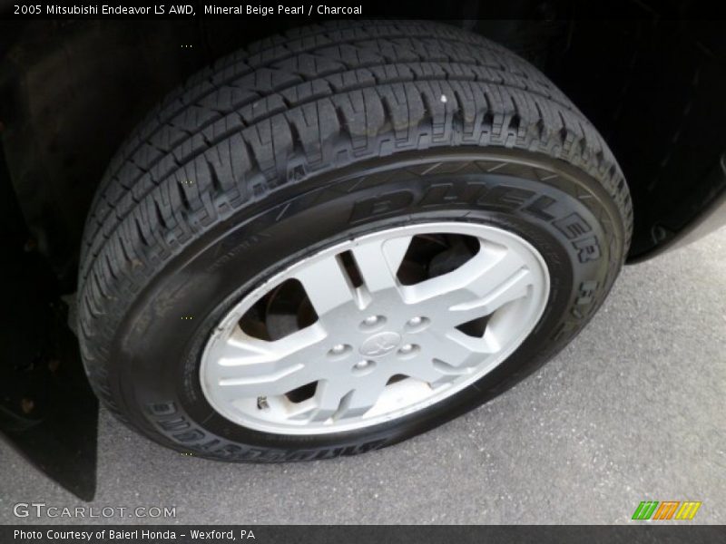 Mineral Beige Pearl / Charcoal 2005 Mitsubishi Endeavor LS AWD