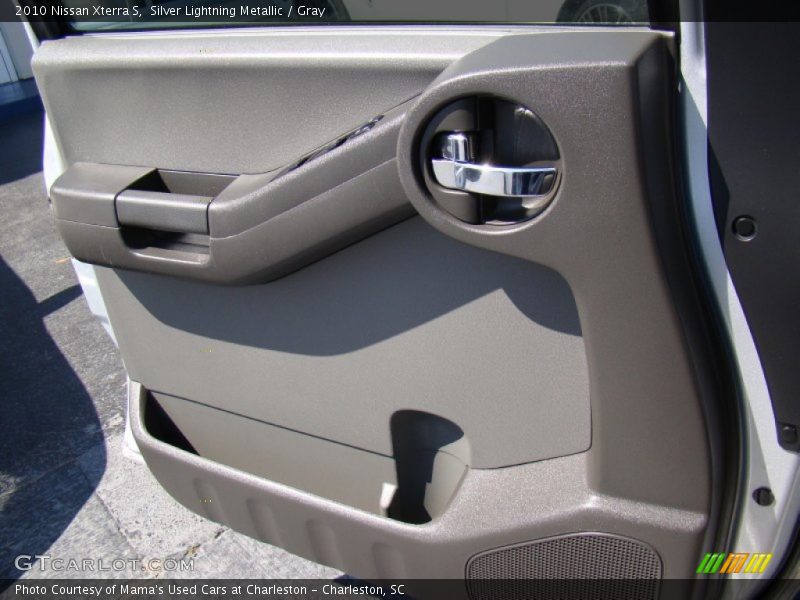 Silver Lightning Metallic / Gray 2010 Nissan Xterra S
