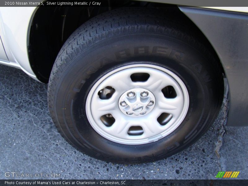 Silver Lightning Metallic / Gray 2010 Nissan Xterra S