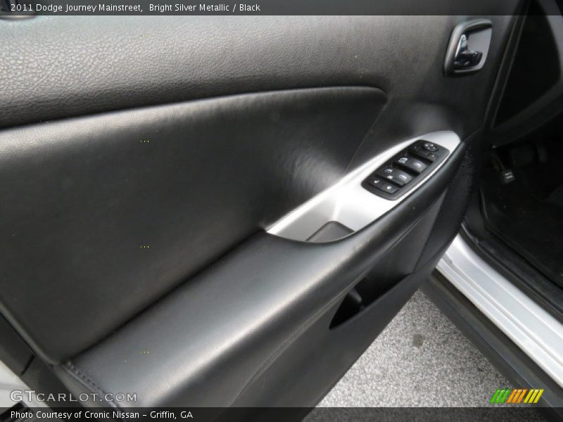 Bright Silver Metallic / Black 2011 Dodge Journey Mainstreet