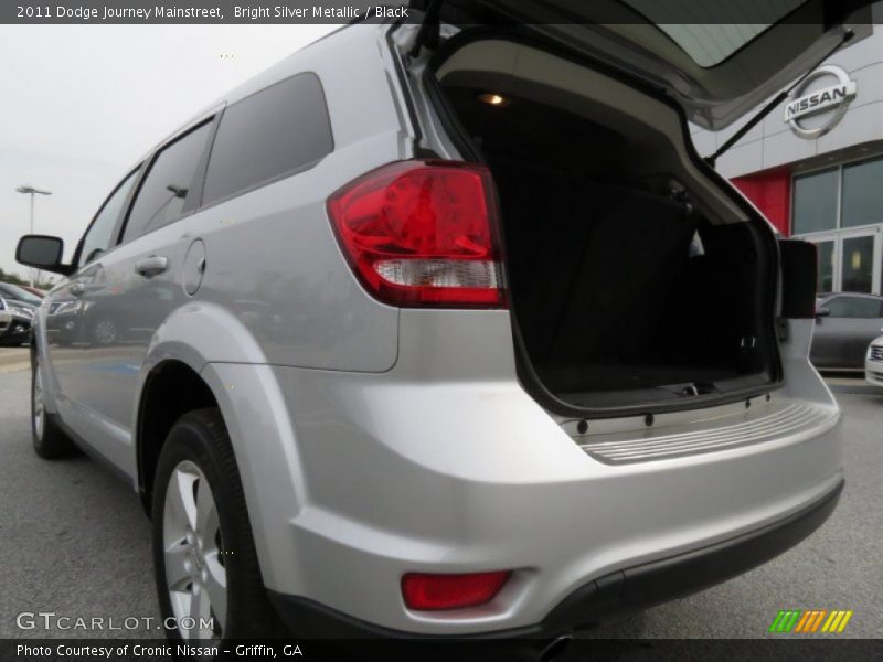 Bright Silver Metallic / Black 2011 Dodge Journey Mainstreet