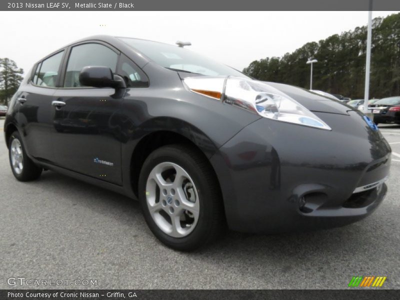 Front 3/4 View of 2013 LEAF SV