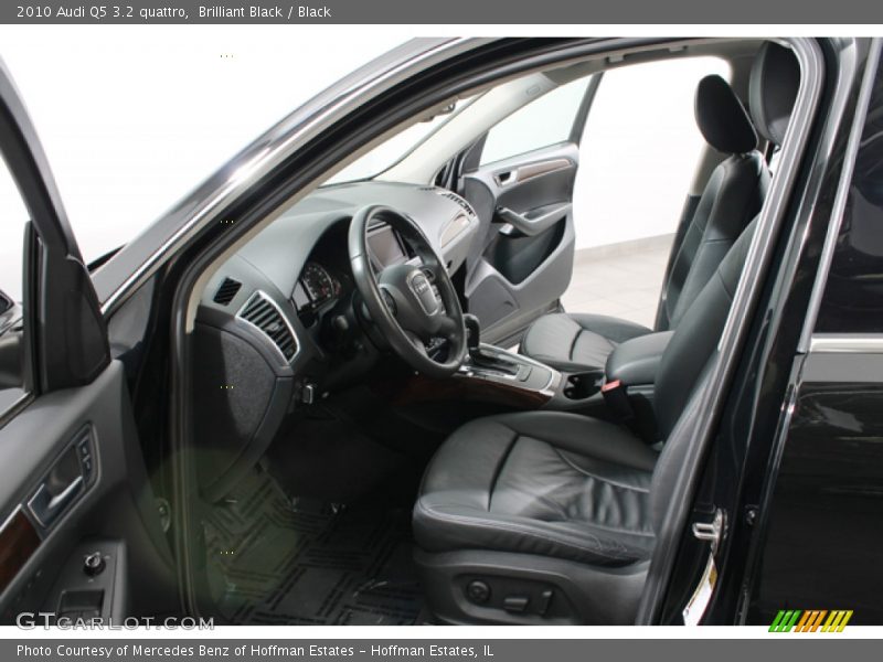 Brilliant Black / Black 2010 Audi Q5 3.2 quattro
