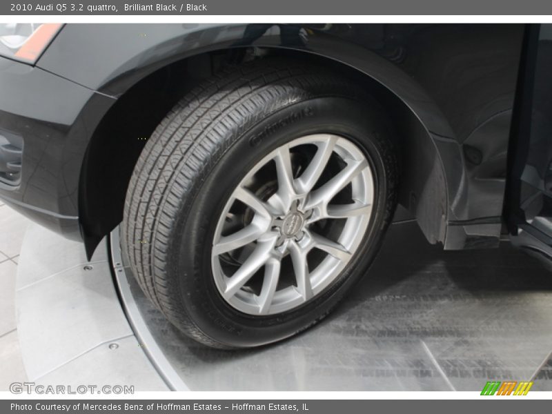 Brilliant Black / Black 2010 Audi Q5 3.2 quattro