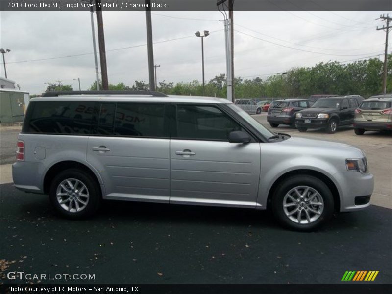 Ingot Silver Metallic / Charcoal Black 2013 Ford Flex SE