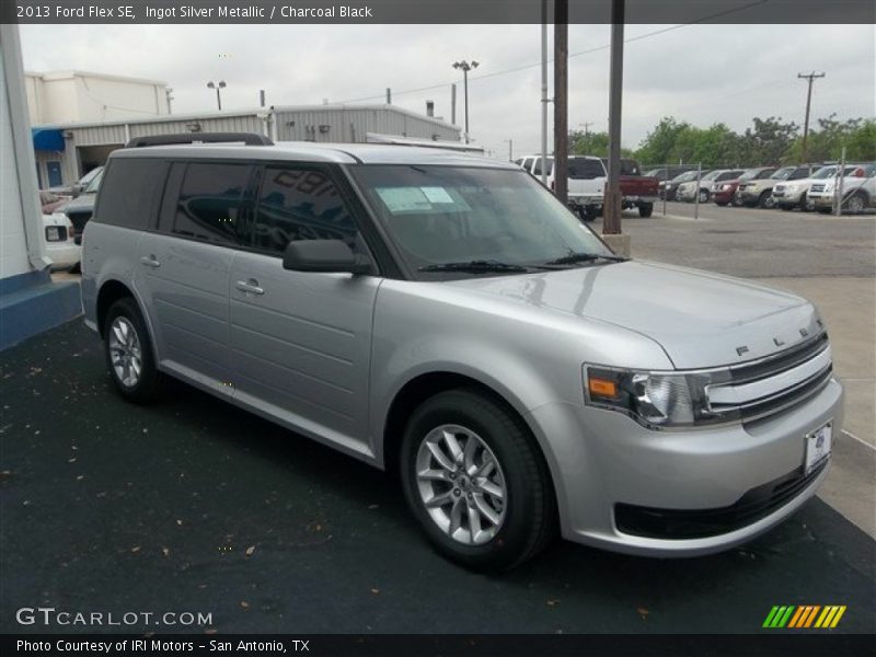Ingot Silver Metallic / Charcoal Black 2013 Ford Flex SE