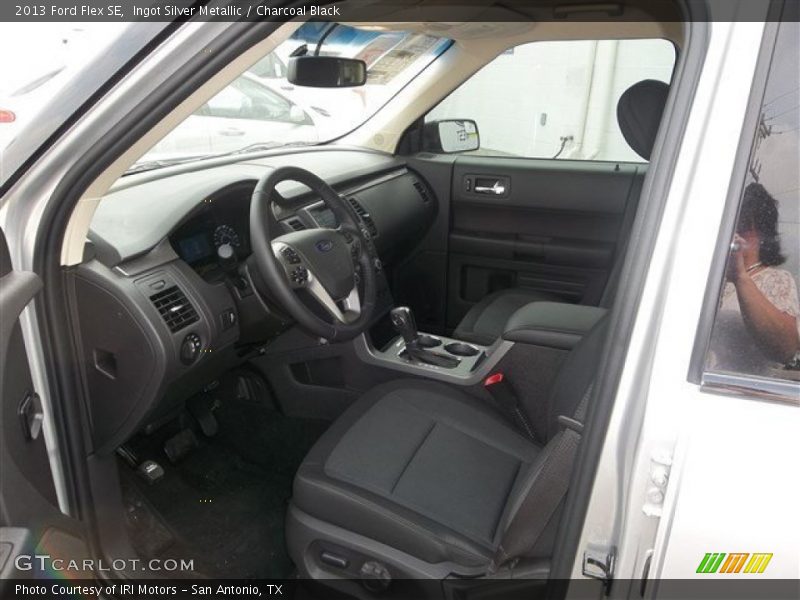 Ingot Silver Metallic / Charcoal Black 2013 Ford Flex SE