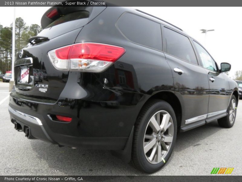 Super Black / Charcoal 2013 Nissan Pathfinder Platinum