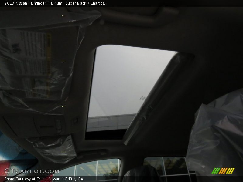 Super Black / Charcoal 2013 Nissan Pathfinder Platinum