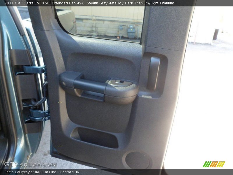 Stealth Gray Metallic / Dark Titanium/Light Titanium 2011 GMC Sierra 1500 SLE Extended Cab 4x4