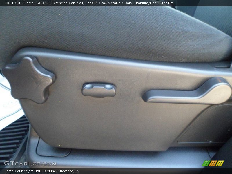 Stealth Gray Metallic / Dark Titanium/Light Titanium 2011 GMC Sierra 1500 SLE Extended Cab 4x4