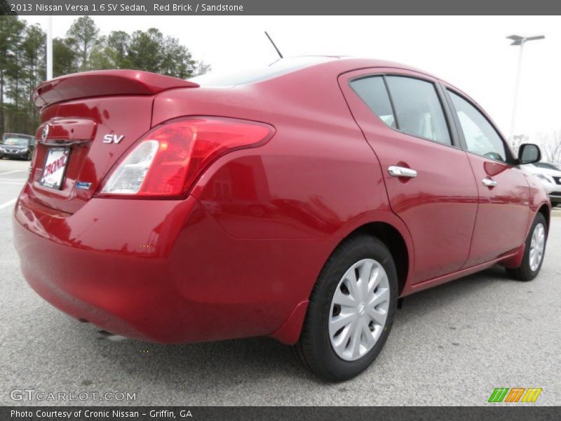 Red Brick / Sandstone 2013 Nissan Versa 1.6 SV Sedan