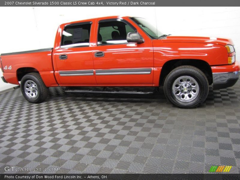 Victory Red / Dark Charcoal 2007 Chevrolet Silverado 1500 Classic LS Crew Cab 4x4