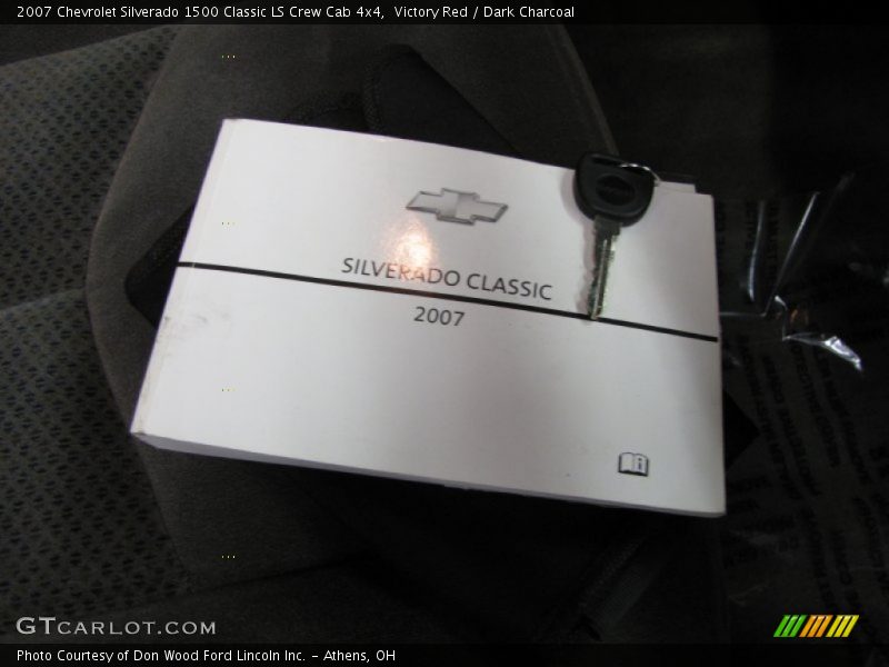 Victory Red / Dark Charcoal 2007 Chevrolet Silverado 1500 Classic LS Crew Cab 4x4
