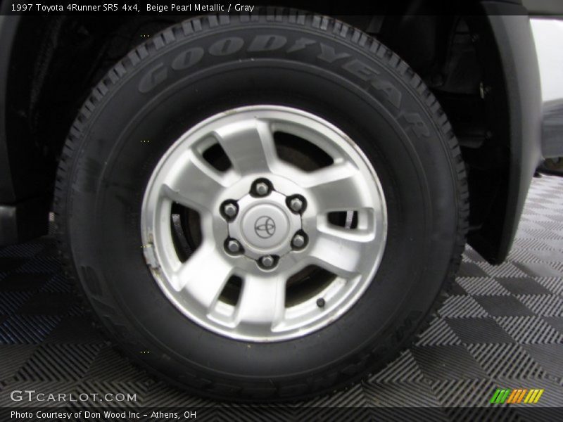 Beige Pearl Metallic / Gray 1997 Toyota 4Runner SR5 4x4