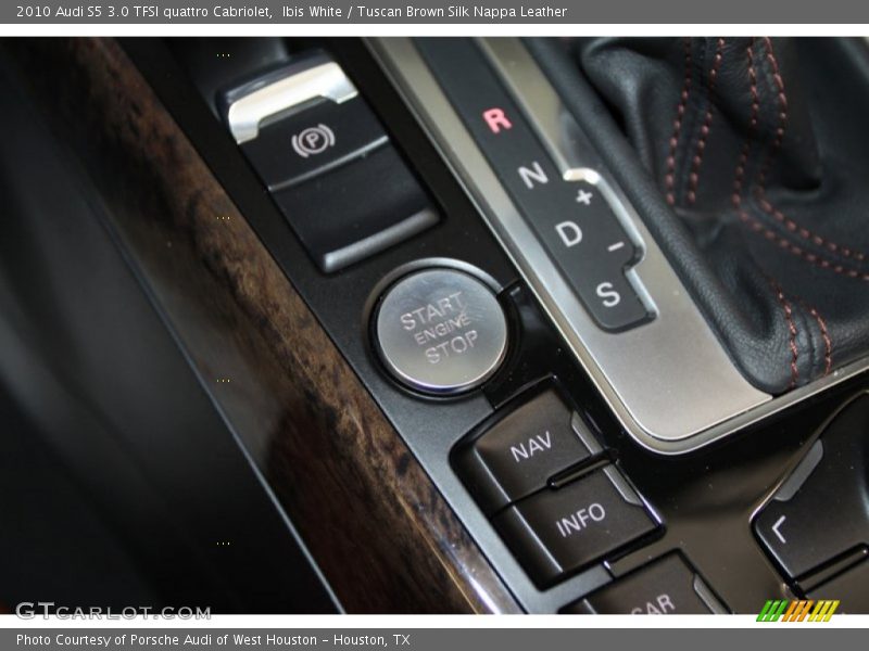 Controls of 2010 S5 3.0 TFSI quattro Cabriolet