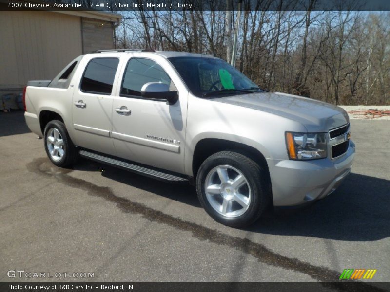 Silver Birch Metallic / Ebony 2007 Chevrolet Avalanche LTZ 4WD