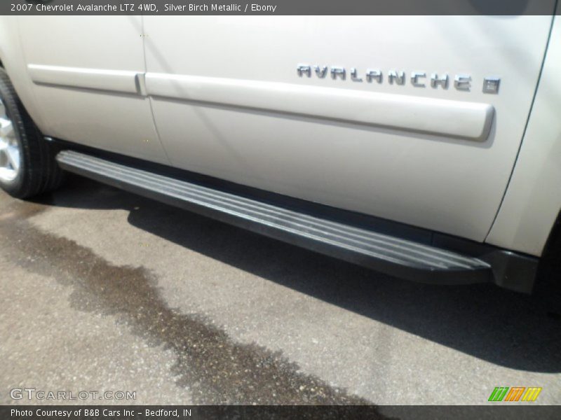 Silver Birch Metallic / Ebony 2007 Chevrolet Avalanche LTZ 4WD