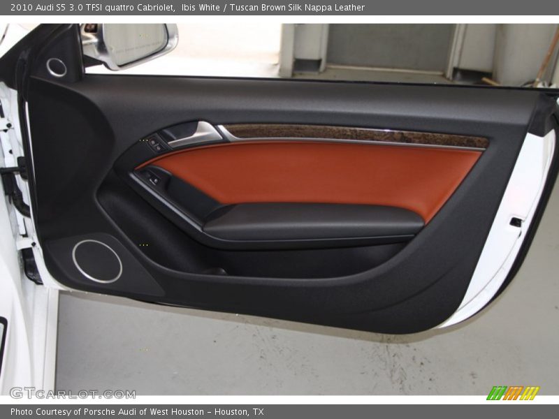 Door Panel of 2010 S5 3.0 TFSI quattro Cabriolet