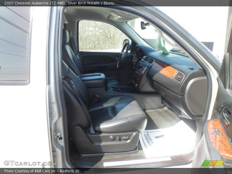 Silver Birch Metallic / Ebony 2007 Chevrolet Avalanche LTZ 4WD